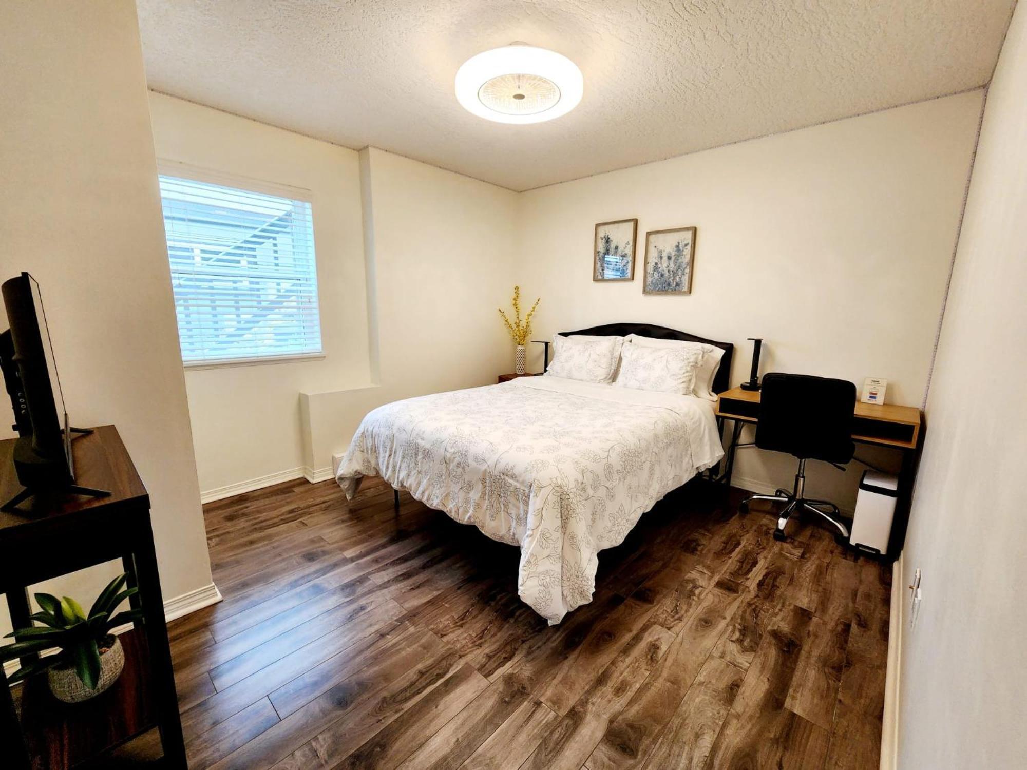 Adorable 1- Bedroom Suite In Langford Виктория Экстерьер фото